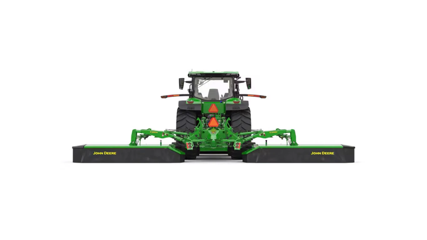 R900M Twin Rear Mount Mower Studio Image
